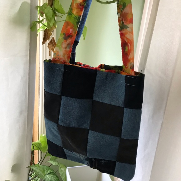 11x13” Shoulder Bag - Picture 2 of 5